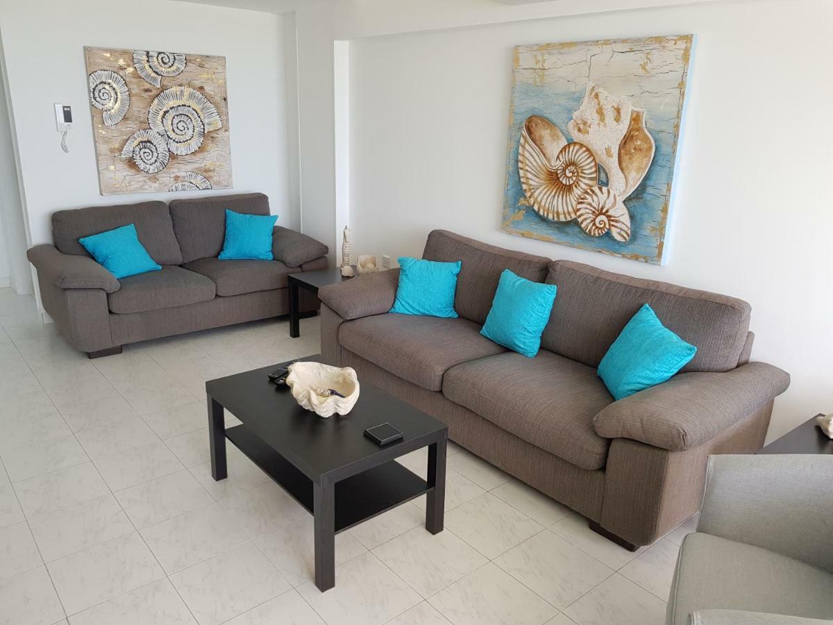Haig'S Dream Flat On The Beach Larnaca Bagian luar foto