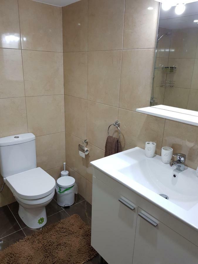 Haig'S Dream Flat On The Beach Larnaca Bagian luar foto