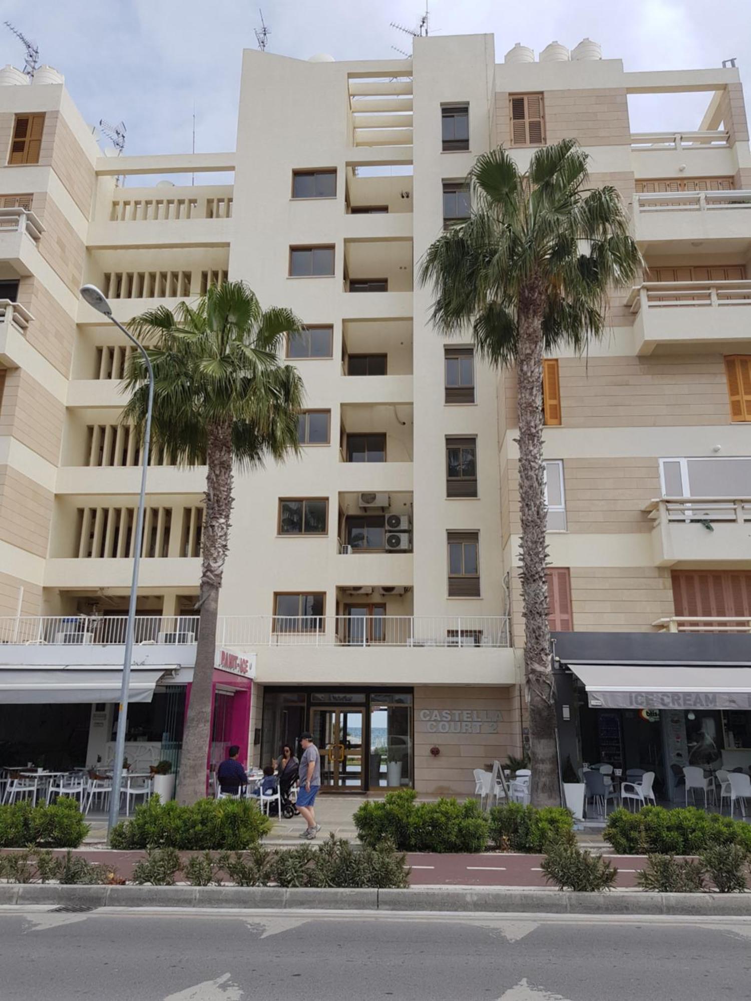 Haig'S Dream Flat On The Beach Larnaca Bagian luar foto