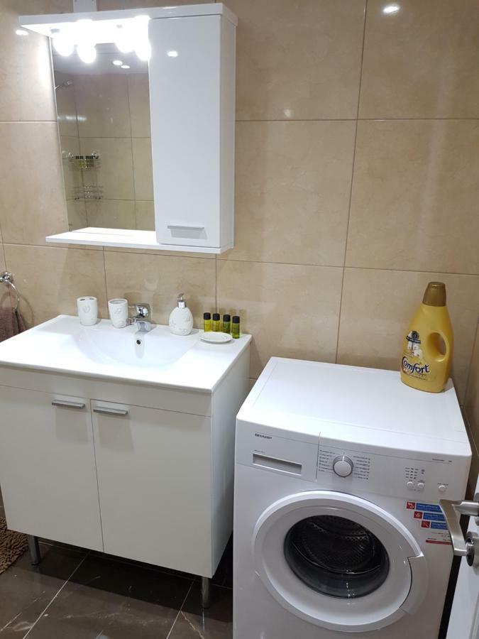 Haig'S Dream Flat On The Beach Larnaca Bagian luar foto
