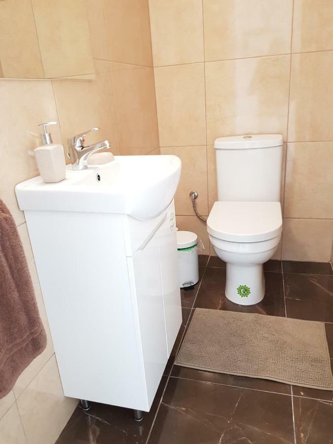 Haig'S Dream Flat On The Beach Larnaca Bagian luar foto