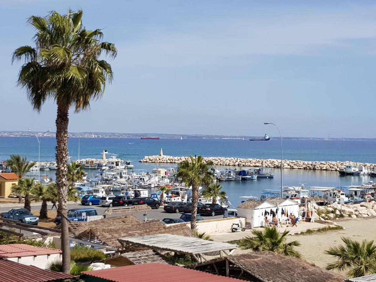 Haig'S Dream Flat On The Beach Larnaca Bagian luar foto