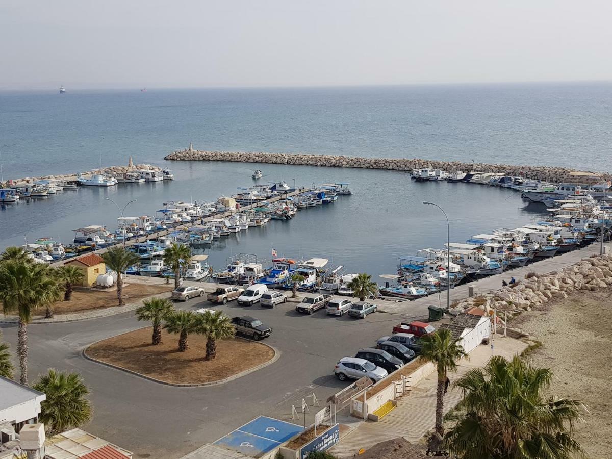 Haig'S Dream Flat On The Beach Larnaca Bagian luar foto